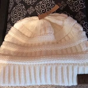CC white winter beanie